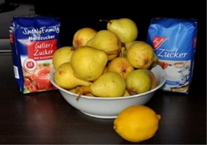 Для початку потрібно промити груші і лимон, витерти їх, підготувати решту інгредієнтів