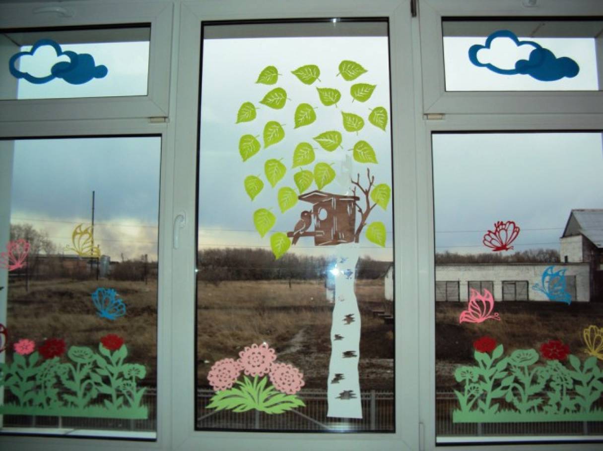 Тетяна Турусова   Весняний декор вікон в дитячому саду   Весняний декор вікон в дитячому саду