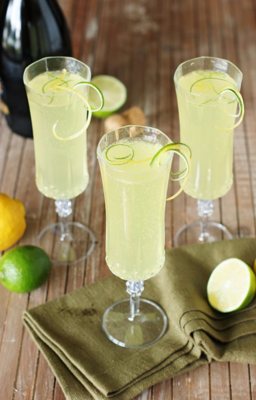 Лімончелло - це міцний лимонний лікер, одержуваний настоюванням лимонної цедри на спирту