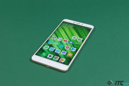Успіх першого покоління   Xiaomi Mi Max   показав, що смартфони з діагоналлю дисплея 6,44 дюйма можуть бути популярні і затребувані